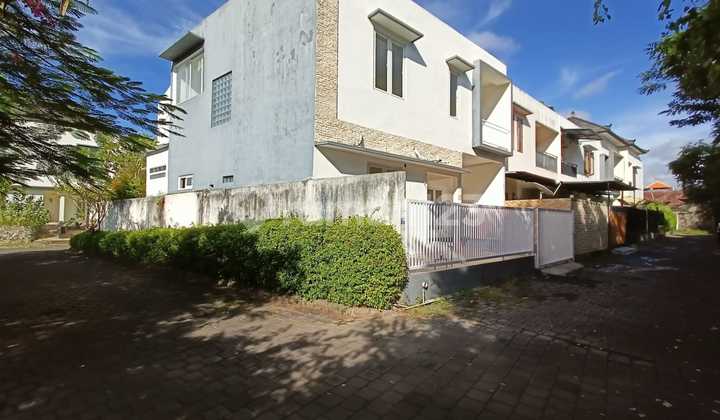 Rumah 2 Lantai Siap Huni Baru Renov Nusa Dua Highland Badung Bali