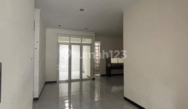 Comfortable House in Favorite Environment, Taman Kopo Indah Sommerville !! Negotiable Until Sold Comfortable House in Favorite Environment, Taman Kopo Indah Sommerville !! Negotiable Until Sold