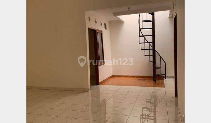 BANGGAKAN KELUARGAMU !! rumah nyaman lokasi tenang taman kopo indah dijamin betah