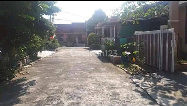 Dijual rumah ½Lantai di perum dukuh zamrud 2