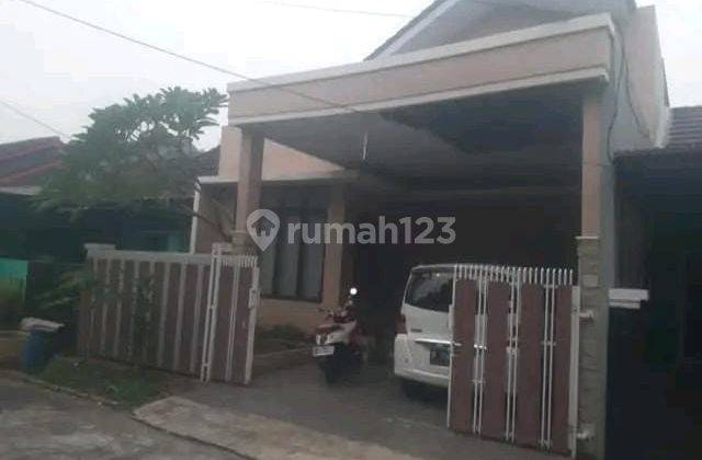 Dijual rumah ½Lantai di perum dukuh zamrud 1