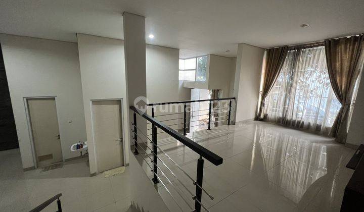 Dijual rumah 2lantai grand wisata 1