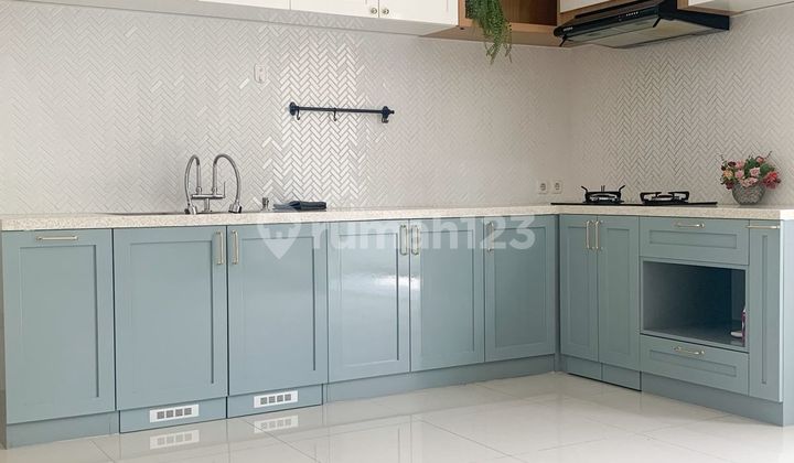 Dijual Rumah Premium 2Lantai di Grand Wisata 2