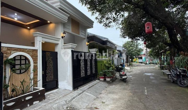 For Sale: House with Luxurious and Modern Design 2