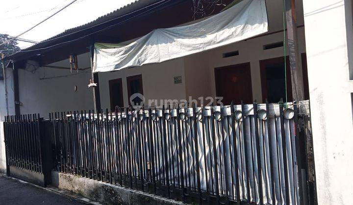 Sewa Rumah Strategis Dekat RS Ukrida Jakarta Barat 1