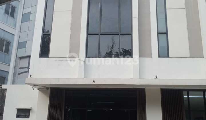 Strategic Shop House Rental on Panjang Road, Kelapa Dua, Kebon Jeruk, West Jakarta.