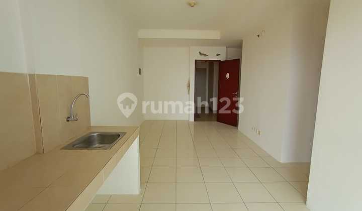 For Rent: 2 Bedroom Unfurnished Apartment at Mediterania 2 Grogol Petamburan, West Jakarta. Flamboyan Apartment, 2 Bedrooms Unfurnished. 1