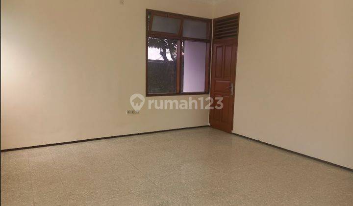 Disewakan Ruang Usaha Cocok Kantor, Cafe, Klinik, Salon Selangkah Dari Tol Simatupang 2