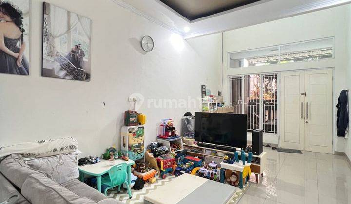 Rumah 2 Lantai Baru Furnished Sertifikat Hak Milik di Harapan Indah 1, Bekasi 2