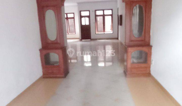 Rumah 2 Lantai Bagus Semi Furnished di Rawamangun, Jakarta Timur 2