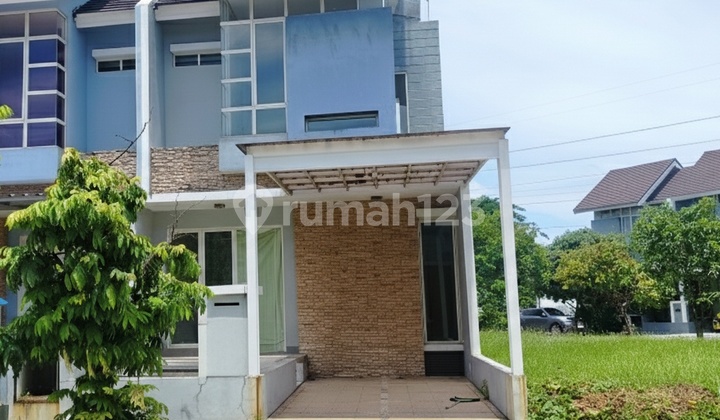 Rumah 2 Lantai SHM di Harapan Indah Cluster Vasana, Bekasi