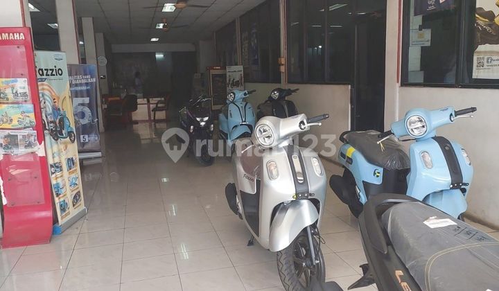 Ruko ex showroom di Pondok Melati, Bekasi