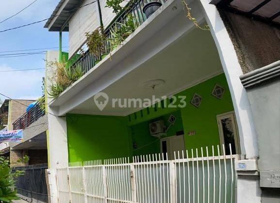 Rumah 2 Lantai Bagus Dekat Stasiun di Perumnas Klender  1