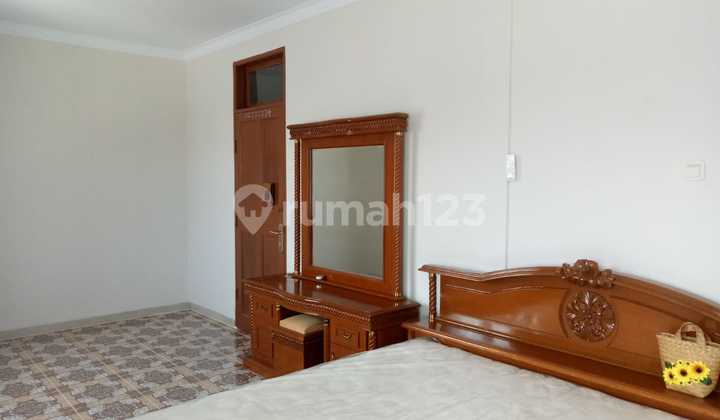 Nice &amp; Affordable 2 1/2-Story Ready-to-Occupy House in Cakung, East Jakarta (hannahi) 2