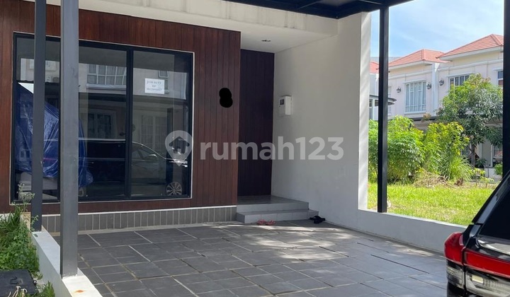 3-Story House Near Toll Access Close to Shopping Center Ready to Occupy in Jakarta Garden City Cluster La Seine, East Jakarta