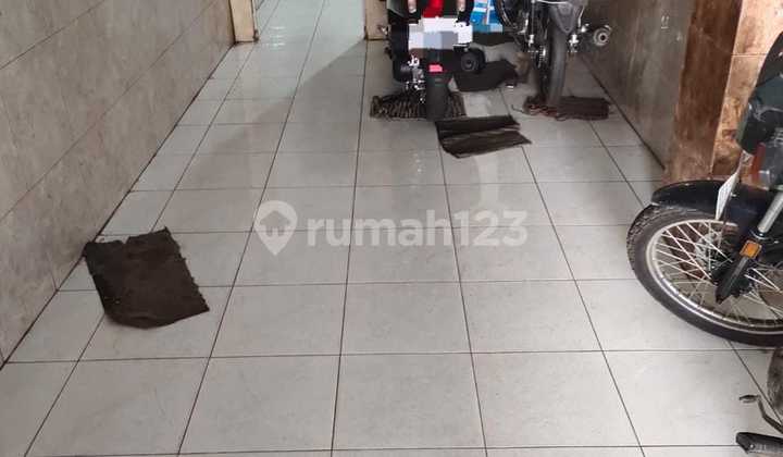 Rumah dan Kos-kosan Bagus SHM Cempaka Baru, Jakarta Pusat 2