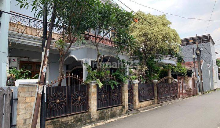 Rumah 2 Lantai Bagus Semi Furnished Sertifikat Hak Milik di Pulo Sirih , Bekasi 2