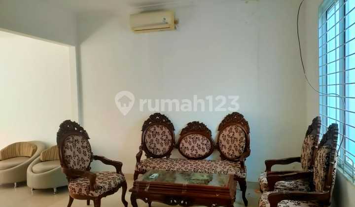 Disewakan Rumah Bagus di JGC, Cluster Thames, Cakung, Jakarta Timur (momhi) 2