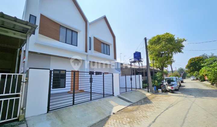 Rumah 2 Lantai SHM Siap Huni di Harapan Indah, Bekasi 2