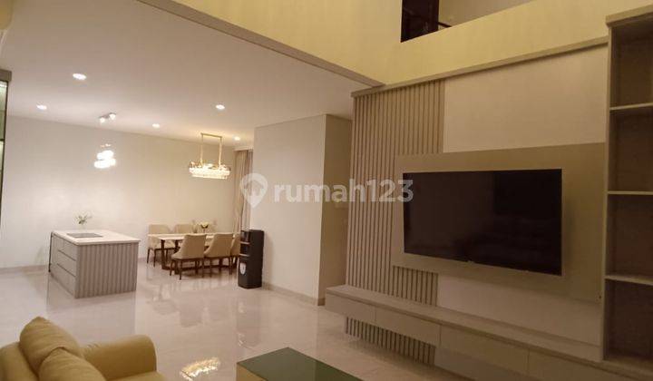 Rumah 3 Lantai Bagus Furnished di Summarecon Bekasi Cluster Morizen, Bekasi 2