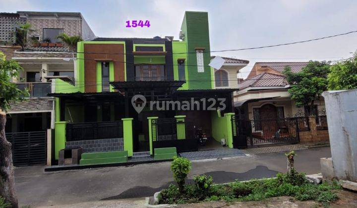 Rumah 2 Lantai Bagus SHM di Kavling Marinir, Jakarta Timur 1