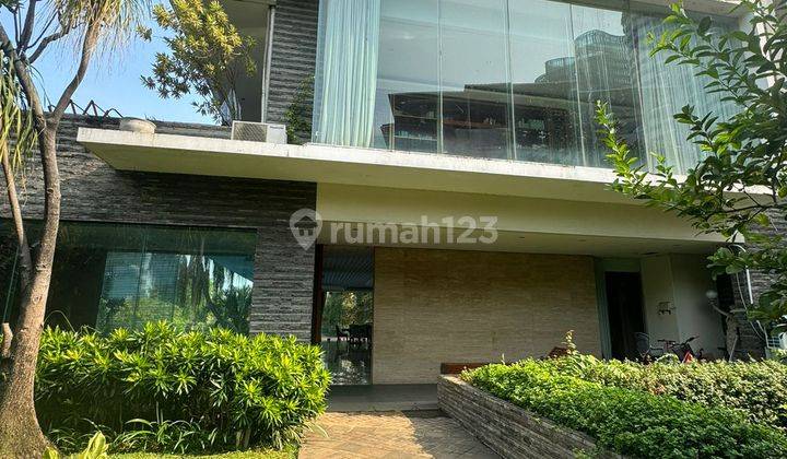 Rumah 4 Lantai Bagus HGB di Springhill Golf Residences
, Jakarta Pusat 1