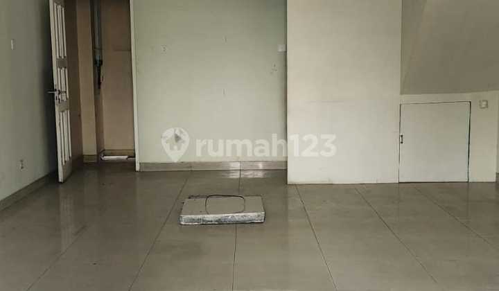 Ready-to-Live 3-Storey Shop House on Green Boulevard, Bekasi 2
