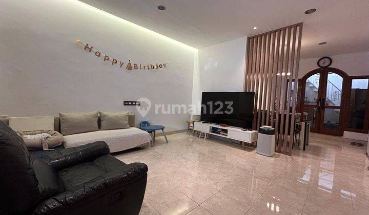 Rumah Sudah Renovasi Semi Furnished SHM di Komplek Sakura Regency, Bekasi 2