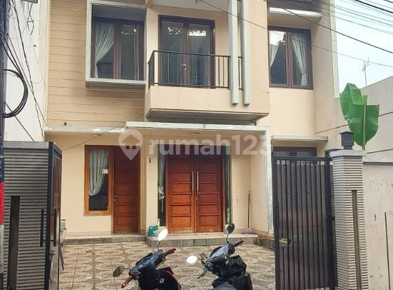 Rumah 2 Lantai SHM Siap Huni di Kebon Pala, Jakarta Timur