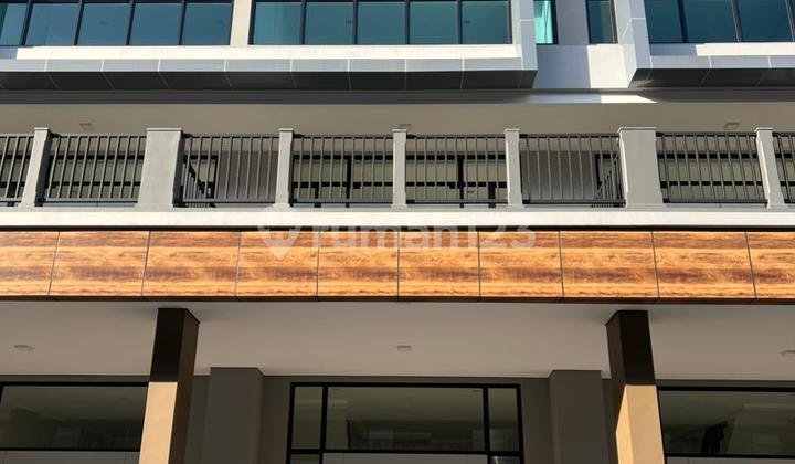 Ruko Bagus 3 Lantai Siap Huni di Summarecon Bekasi, Ruko Crystal, Bekasi (andreashi) Ruko Bagus 3 Lantai Siap Huni di Summarecon Bekasi, Ruko Crystal, Bekasi (andreashi)