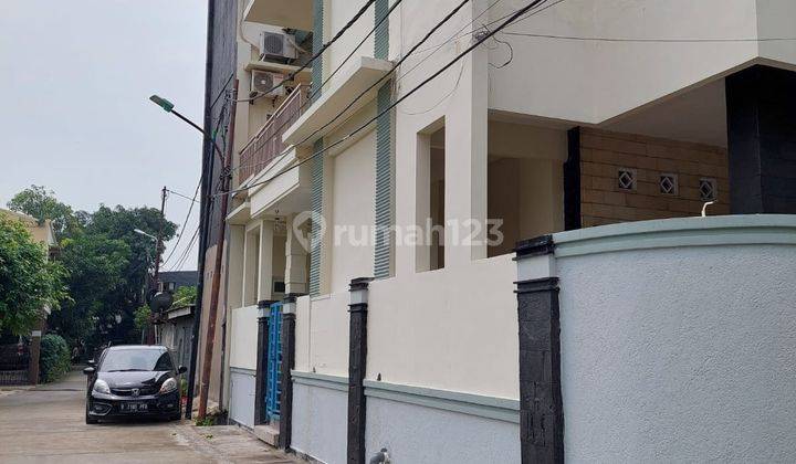 Rumah 2 Lantai Bagus Semi Furnished SHM di Kelapa Gading Timur, Jakarta Utara 2