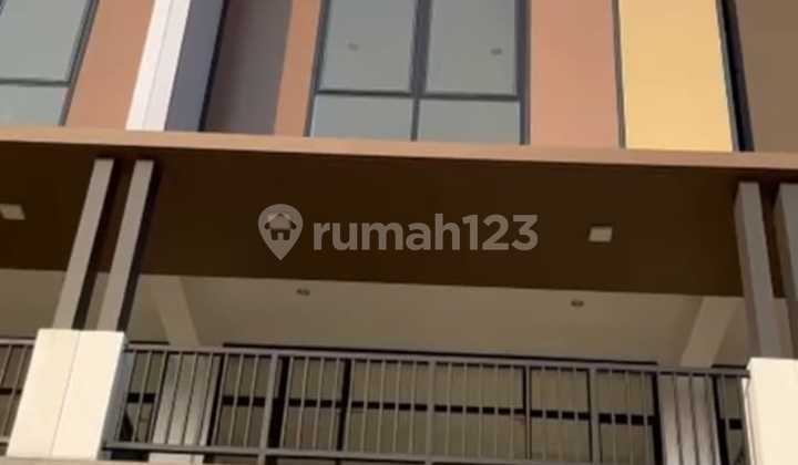 Ruko 3 Lantai HGB Siap Huni di Gading Bulevar Summarecon Crown Gading, Bekasi