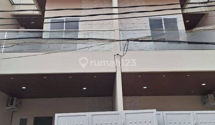 Rumah 2 Lantai Baru SHM di Komplek Pondok Gede Housing, Bekasi 1