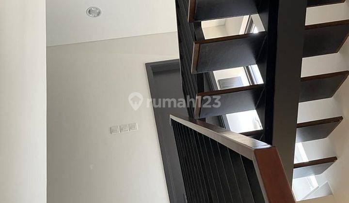 Rumah 2 Lantai Baru di Perumahan Wisteria Basillia 3, Jakarta Timur 2