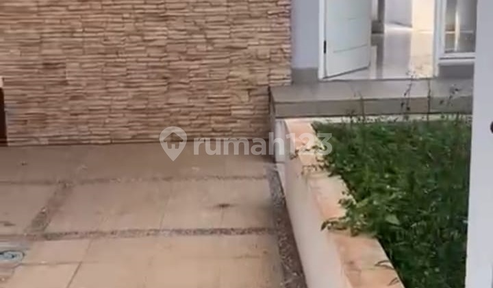 Rumah Bagus SHM Harapan Indah Cluster Vasana, Bekasi 2