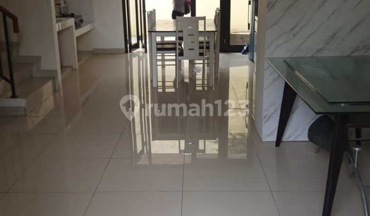 Rumah 2 Lantai SHM Siap Huni Dekat Sekolah Internasional di Harapan Indah Cluster Arana, Bekasi Rumah 2 Lantai SHM Siap Huni Dekat Sekolah Internasional di Harapan Indah Cluster Arana, Bekasi