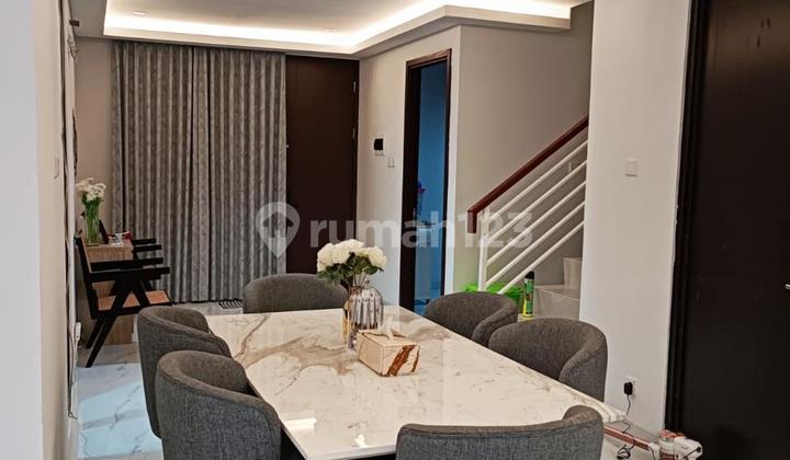 Rumah 2 Lantai SHM Full Furnished Dekat Akses Tol Dekat Sekolah Negeri Siap Huni di Jakarta Garden City Cluster Shinano, Jakarta Timur