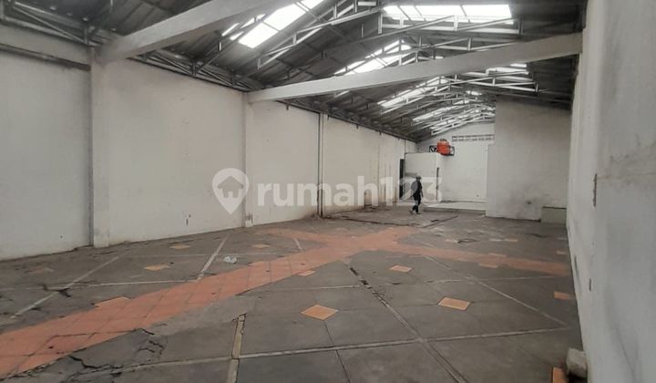 Warehouse for Rent, Former Showroom on Jl. Raya Pondok Bambu, East Jakarta (dewgx) Warehouse for Rent, Former Showroom on Jl. Raya Pondok Bambu, East Jakarta (dewgx)