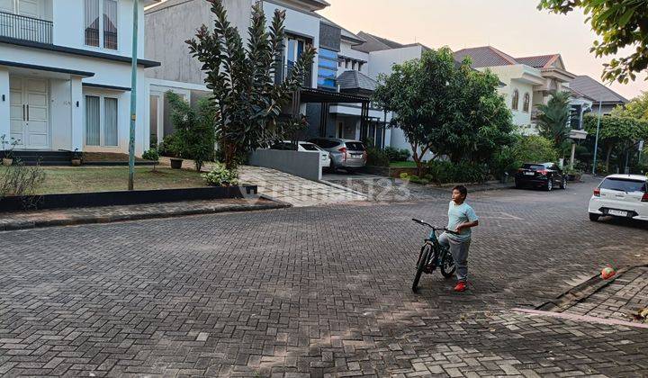 Rumah 2 Lantai Bagus SHM di Kemang Pratama Regency, Bekasi 2