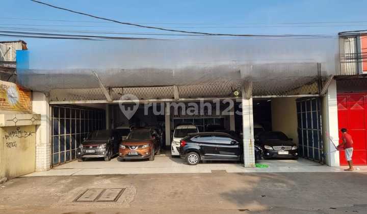 Single-Storey Shophouse on Sultan Agung Street, Bekasi 1
