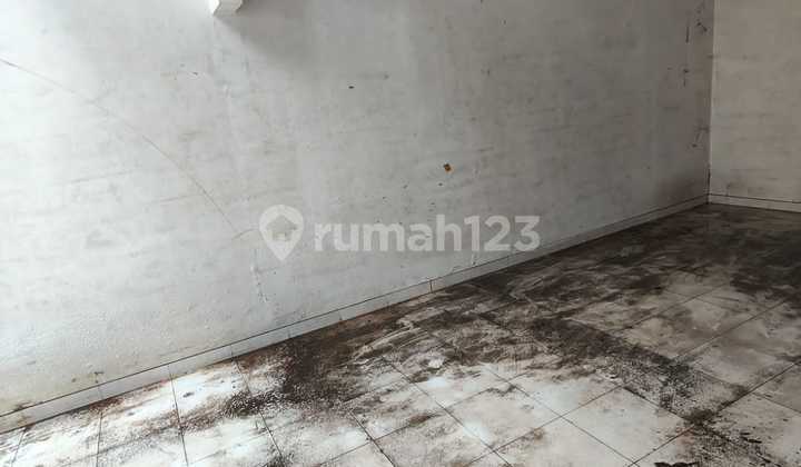 Rumah Bahan 1 Lantai SHM Bebas Banjir di Taman Modern, Jakarta Timur 2