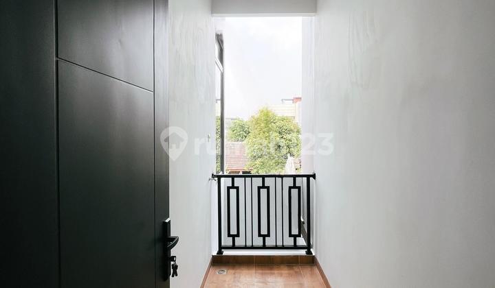 Nice 2-Storey Newly Renovated House in Harapan Indah 1, Bekasi (yantihi) 2