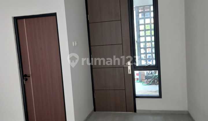 2-Storey House with SHM Ready to Occupy in Kayu Putih, East Jakarta 2