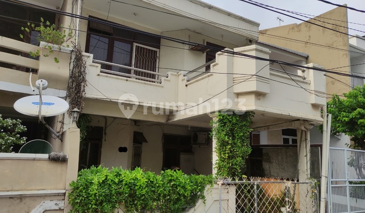 2-Story House Near Toll Access Close to Tourist Attractions in Sunter Bisma, North Jakarta 1