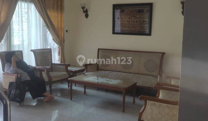 Rumah 2 Lantai Bagus SHM di Jatinegara, Jakarta Timur 1