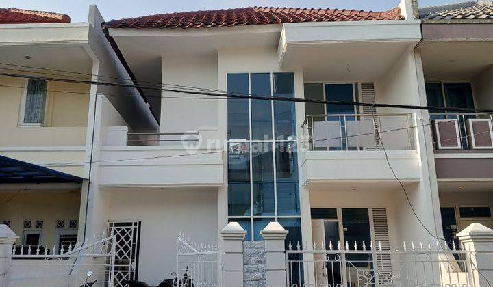 Rumah 2 Lantai Bagus Sertifikat Hak Milik di Taman Modern, Jakarta Timur 1