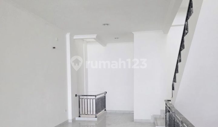 For rent: shop house in Sedayu City, Kelapa Gading, North Jakarta.