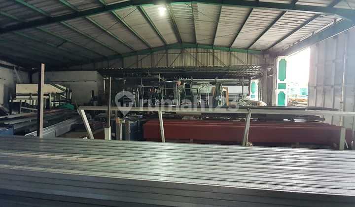 Ruko Dan Gudang di Jalan Cut Mutia Sepanjang Jaya Samping Apartemen Tamansari Iswara Bekasi  3