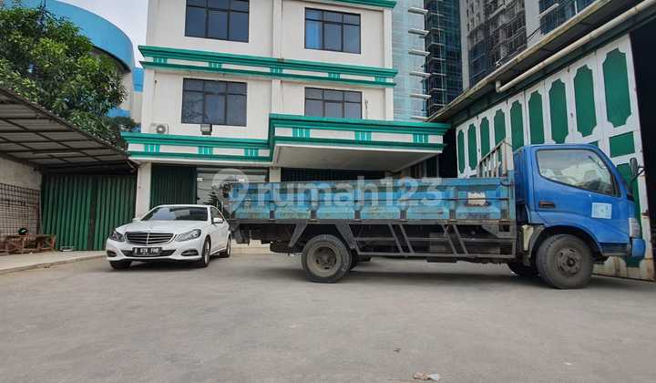 Ruko Dan Gudang di Jalan Cut Mutia Sepanjang Jaya Samping Apartemen Tamansari Iswara Bekasi  5