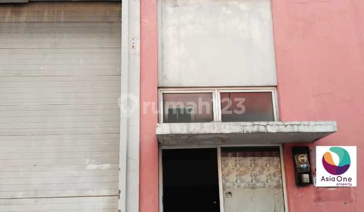 For Rent: Ready-to-use warehouse, highly strategic location. In BizPark Cakung, East Jakarta.